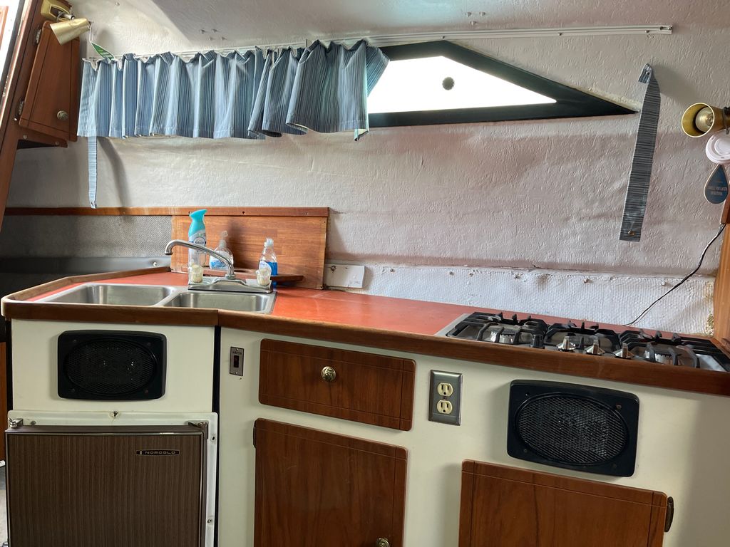1979 bayliner Victoria 16