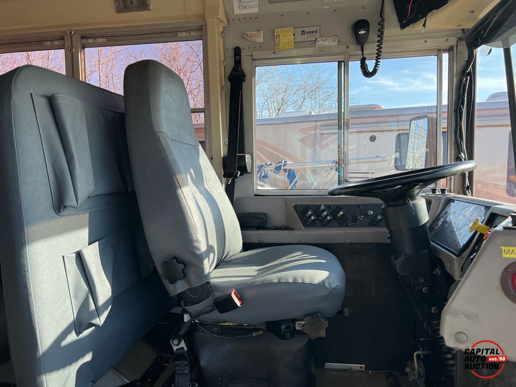 2004 IC BUS RE Series 7
