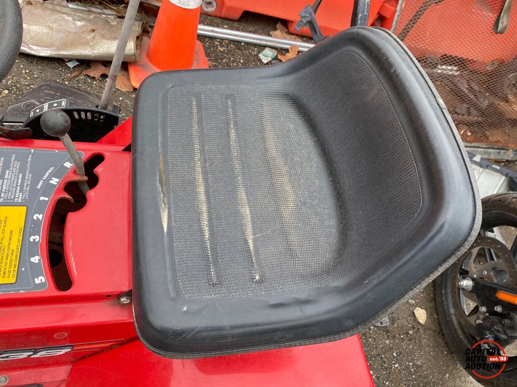 1991 DYNAMARK RIDING MOWER 6