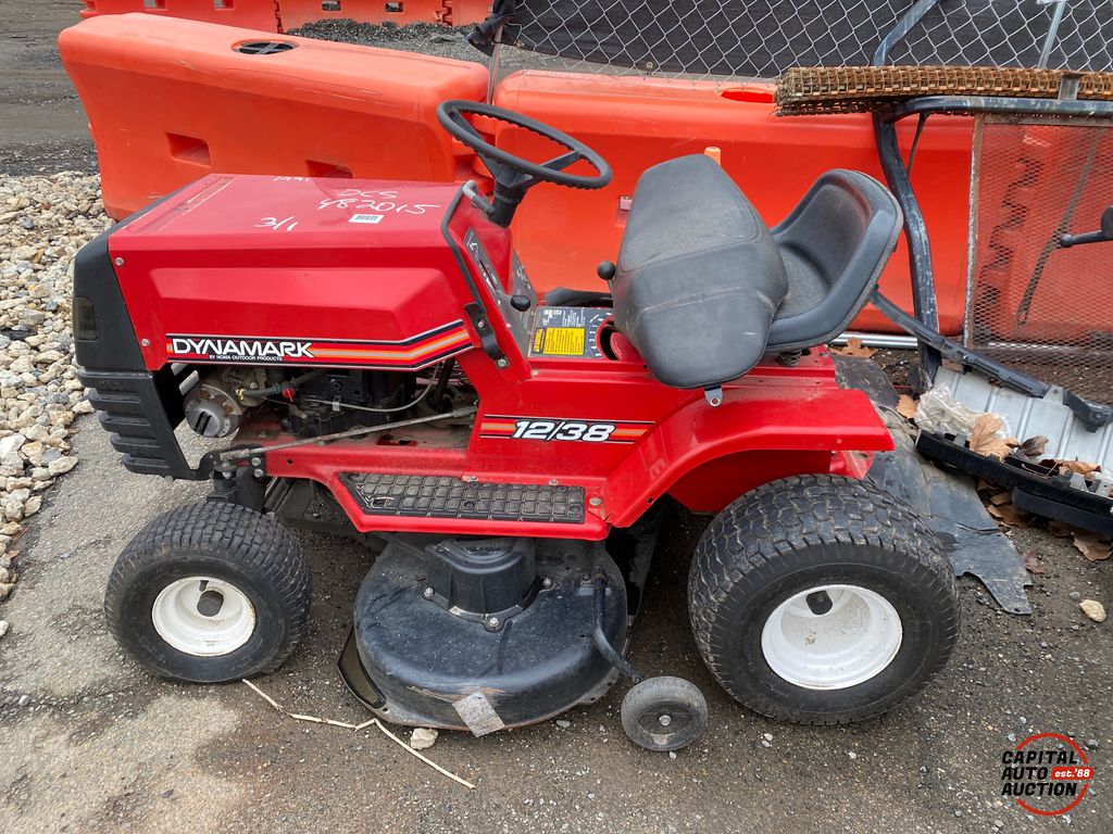 1991 DYNAMARK RIDING MOWER 19
