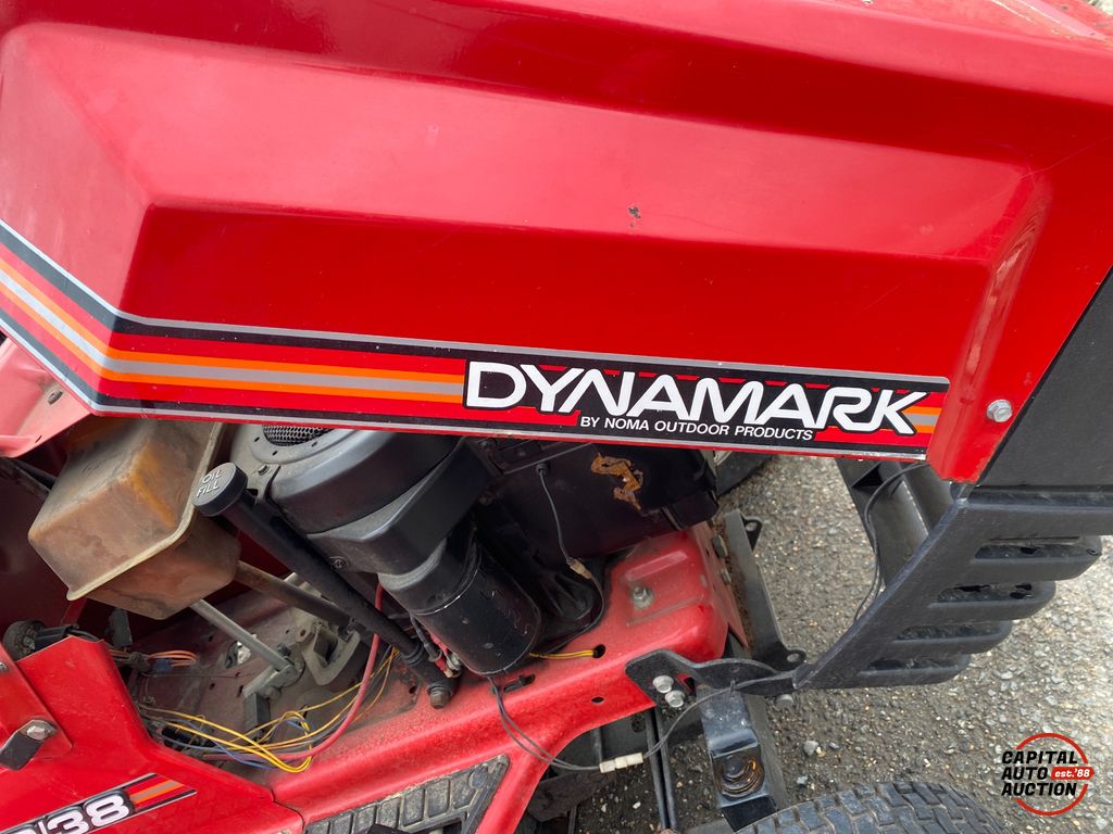 1991 DYNAMARK RIDING MOWER 9