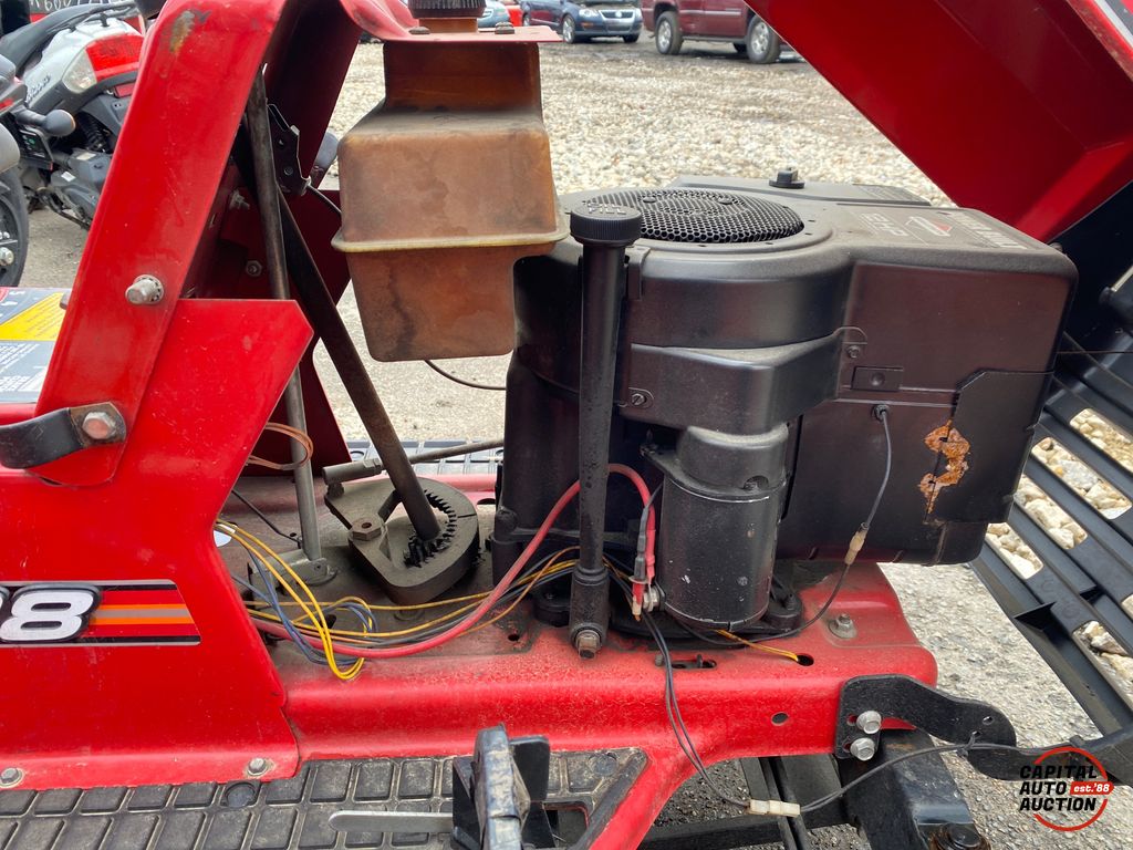 1991 DYNAMARK RIDING MOWER 10