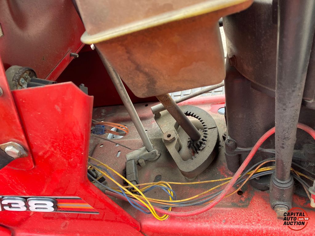 1991 DYNAMARK RIDING MOWER 11