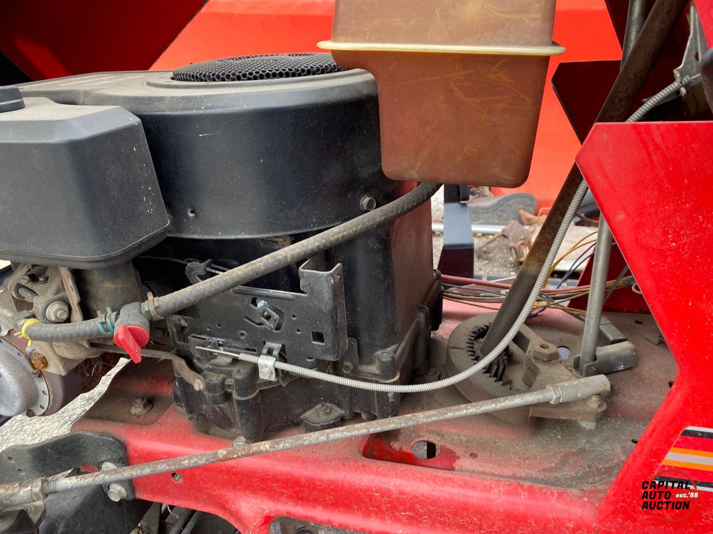1991 DYNAMARK RIDING MOWER 13