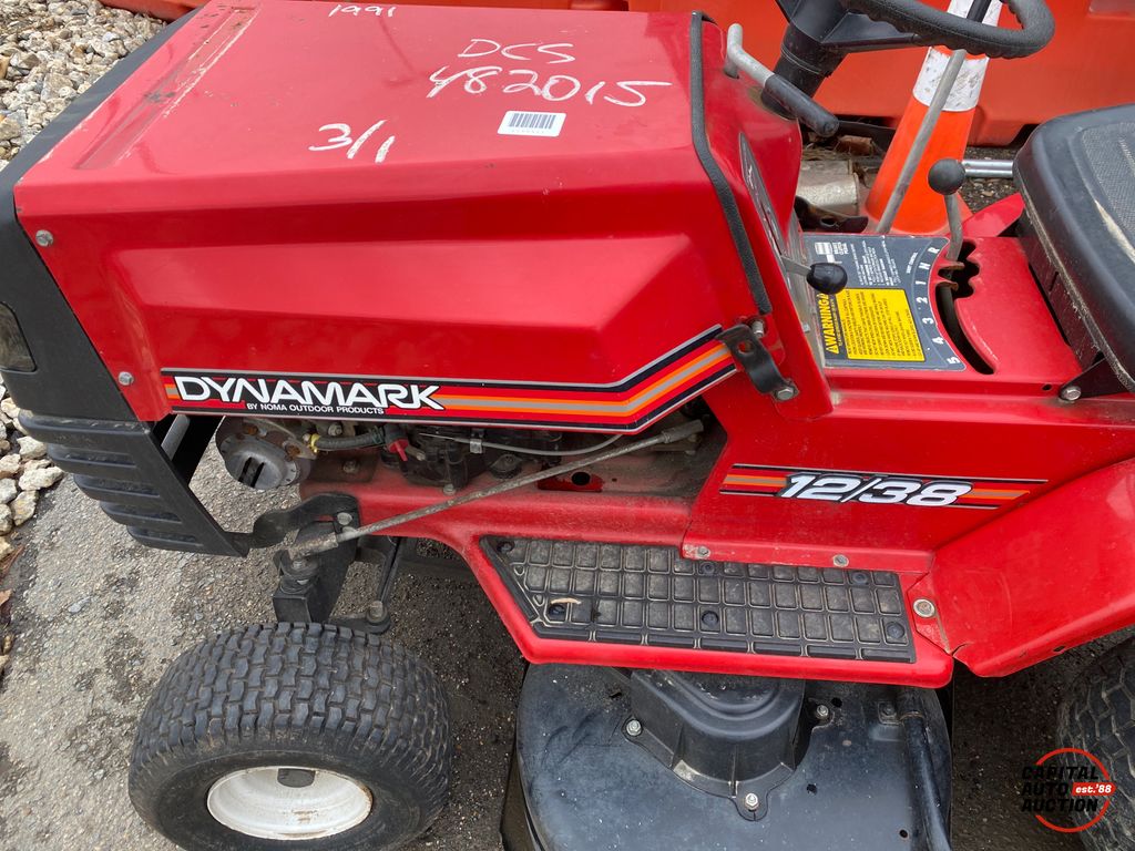 1991 DYNAMARK RIDING MOWER 16