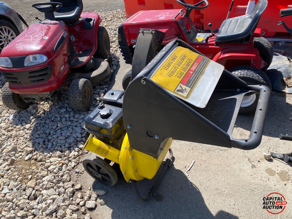 2017 stanley wood chipper/leaf mulcher 3