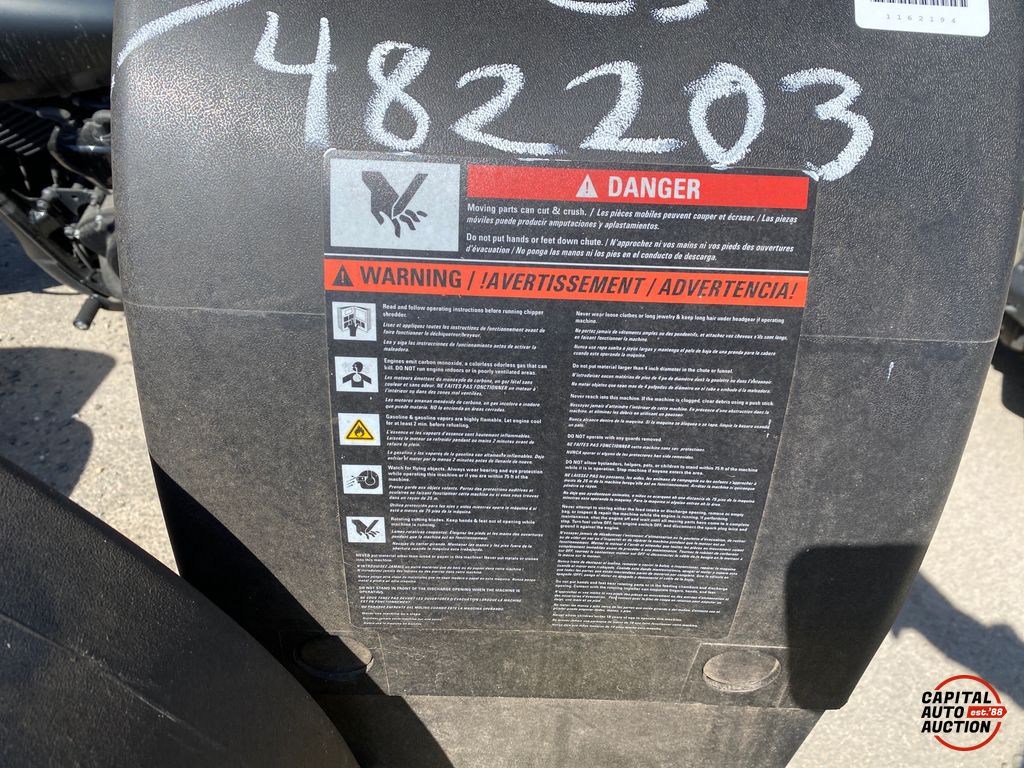 2017 stanley wood chipper/leaf mulcher 7