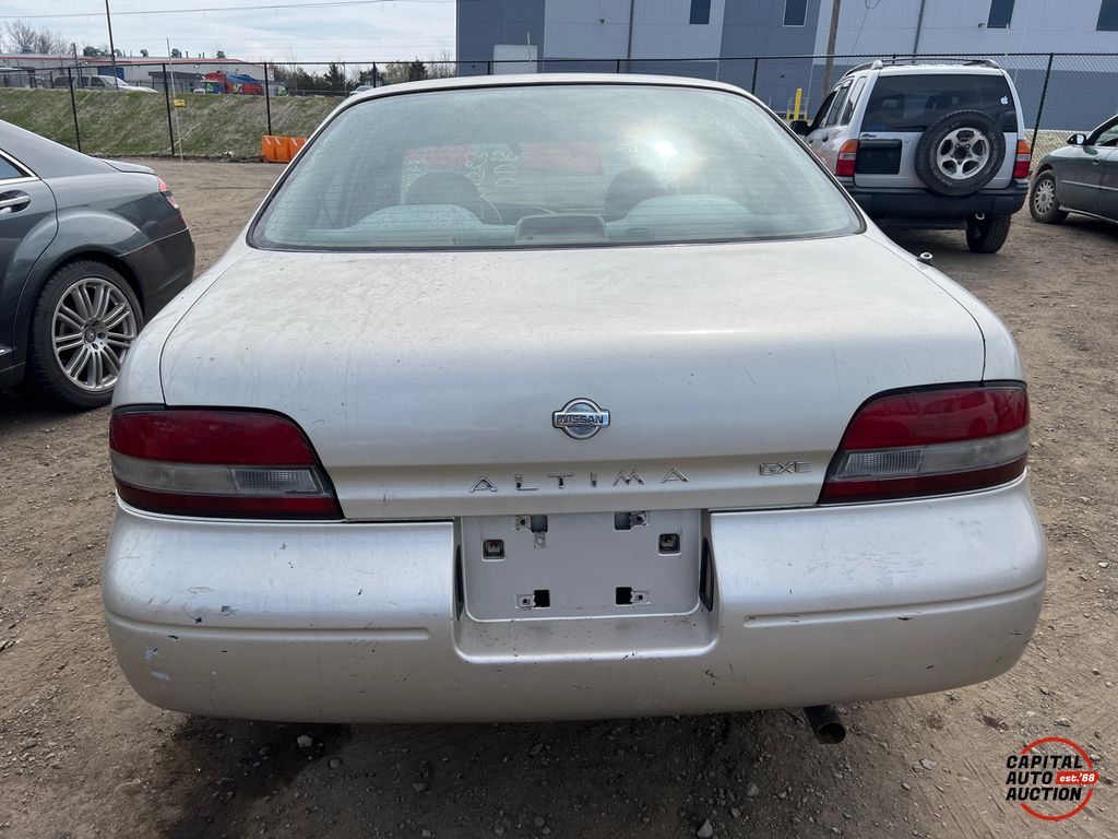 1995 NISSAN ALTIMA 6