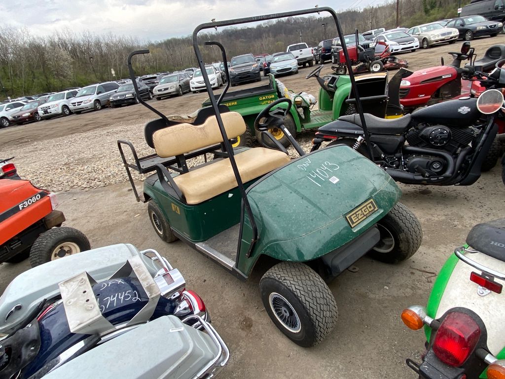 Auction DNV14043 easy go Golf cart