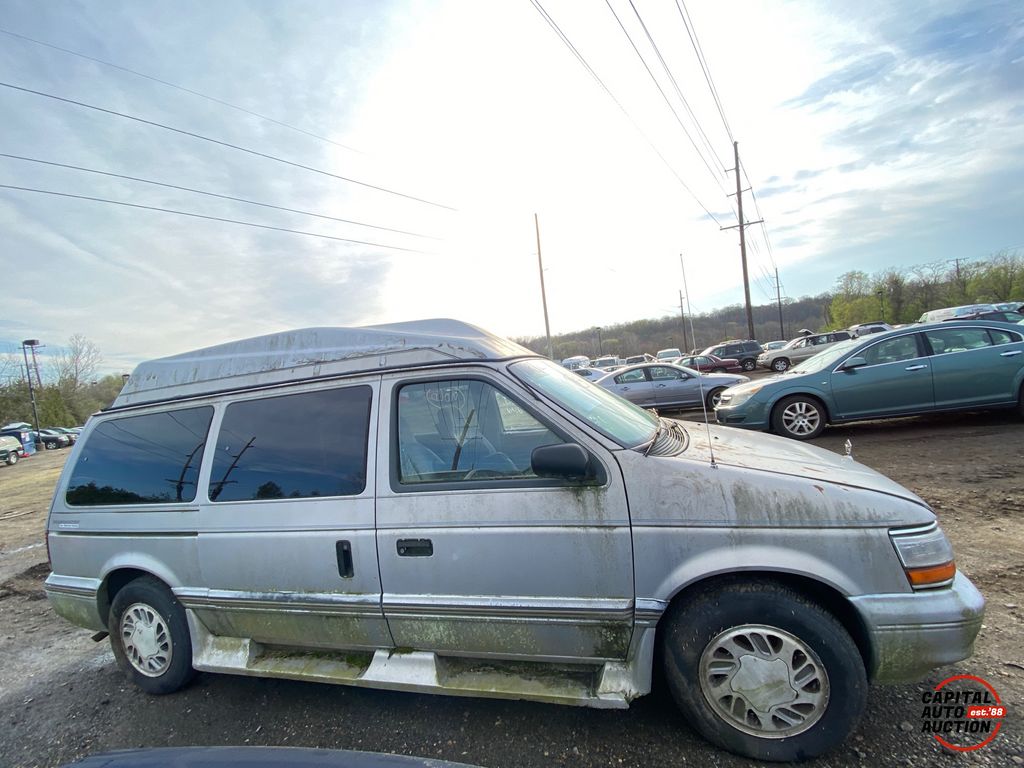 1994 PLYMOUTH GRAND VOYAGER 20