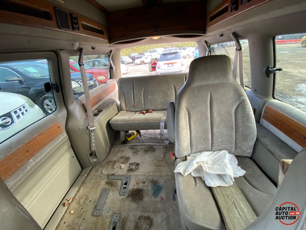 1994 PLYMOUTH GRAND VOYAGER 8