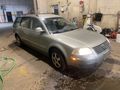 2004 VOLKSWAGEN Passat