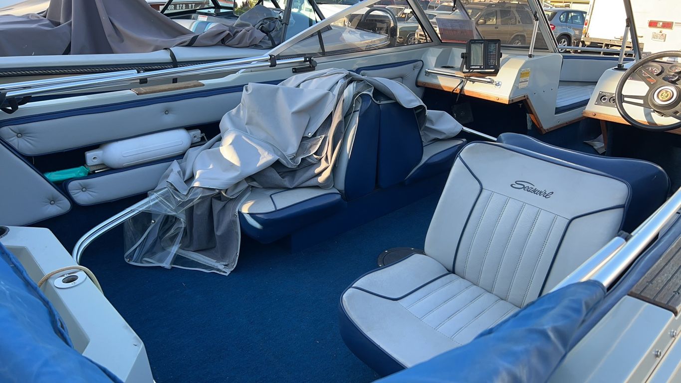 1989 SEASWIRL Tempo 2