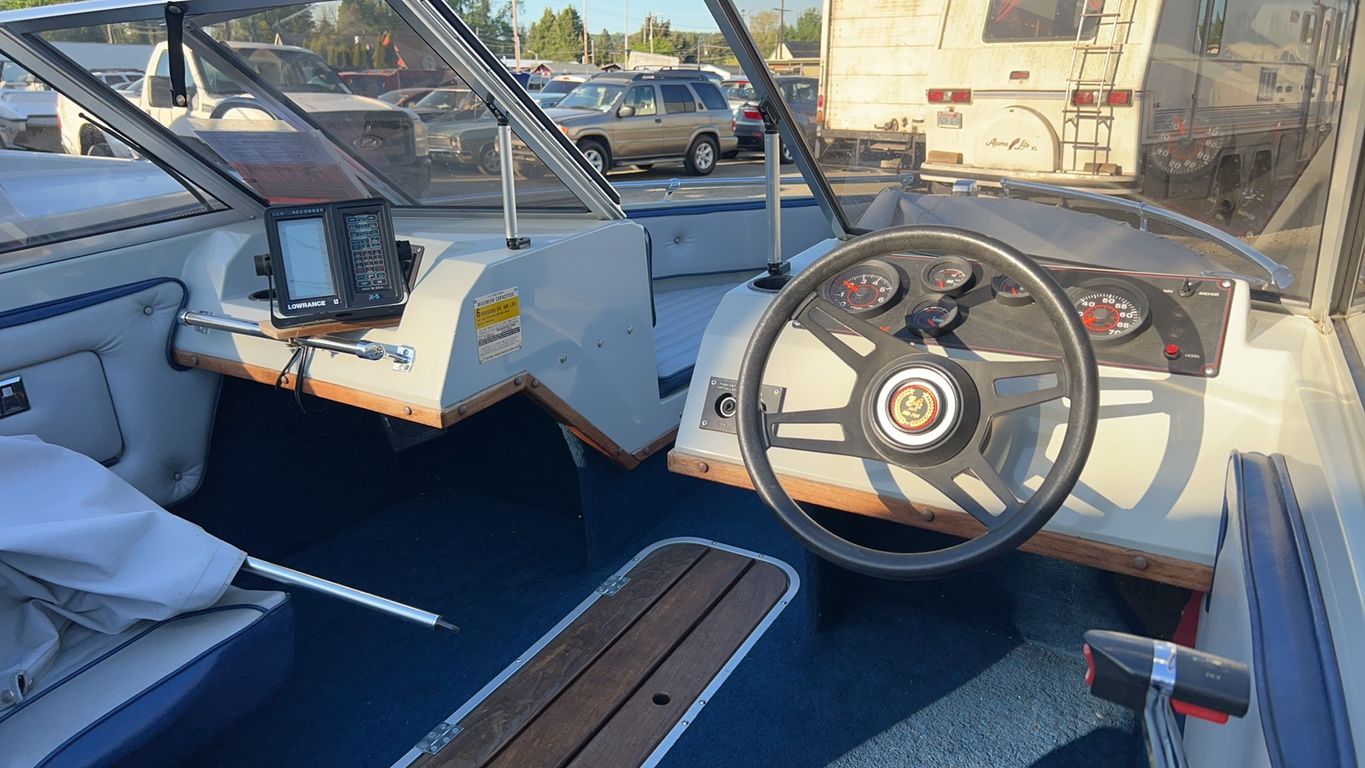 1989 SEASWIRL Tempo 3