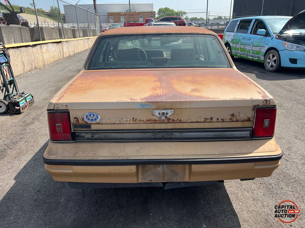 1986 Oldsmobile Cutlass Ciera 6