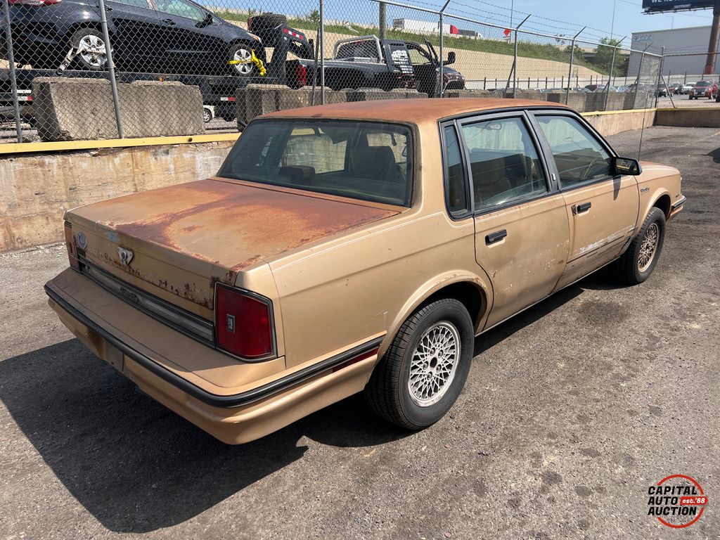 1986 Oldsmobile Cutlass Ciera 3
