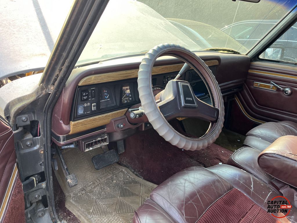 1987 JEEP Grand Wagoneer 10