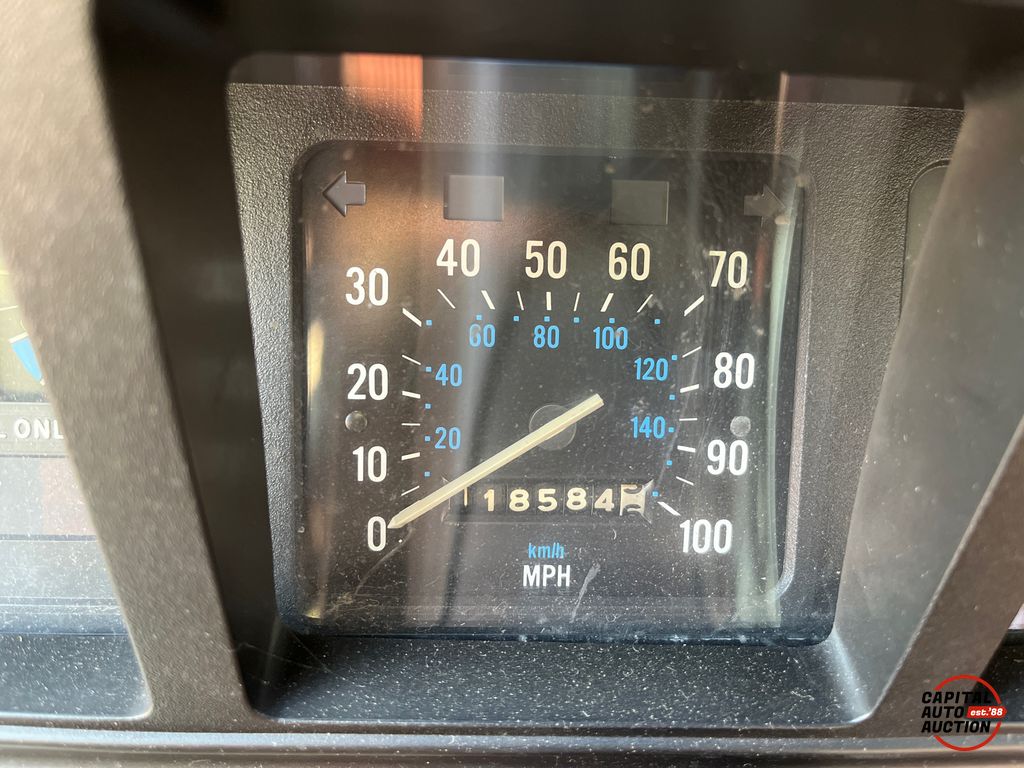 1987 JEEP Grand Wagoneer 4