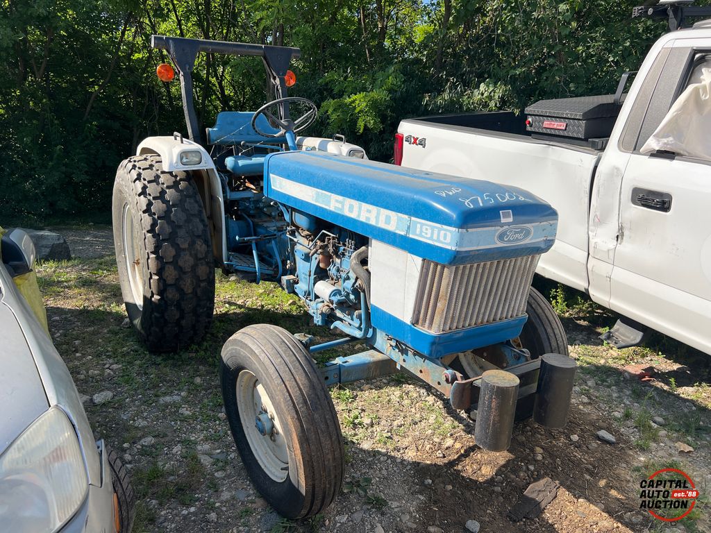 Ford Ford 1910 AP313A Tractor 0