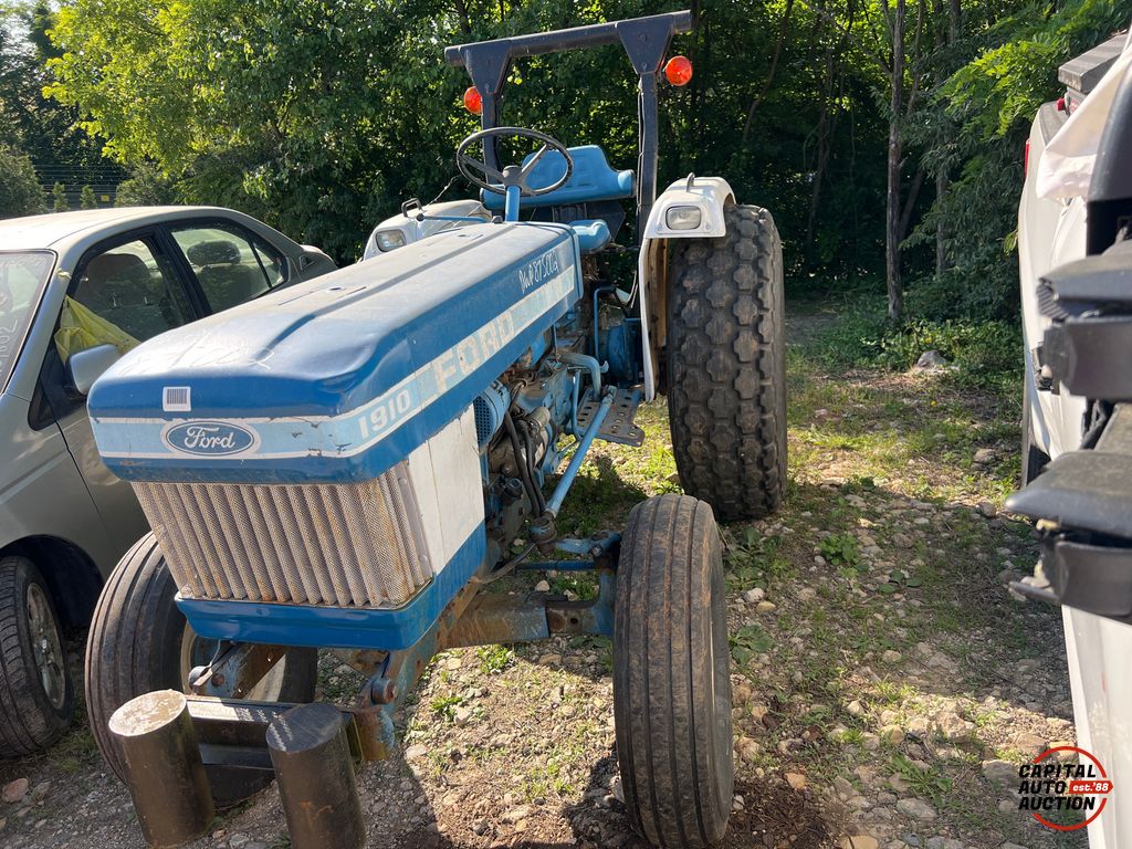 Ford Ford 1910 AP313A Tractor 1