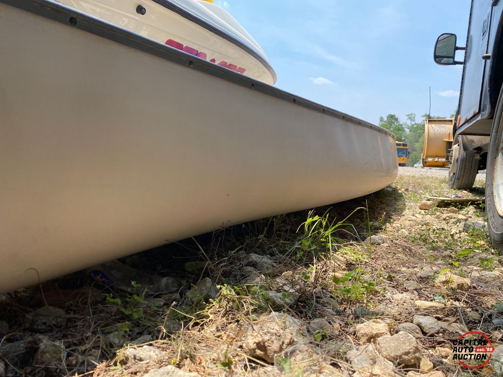 1986 LL Bean Kevlar canoe 19