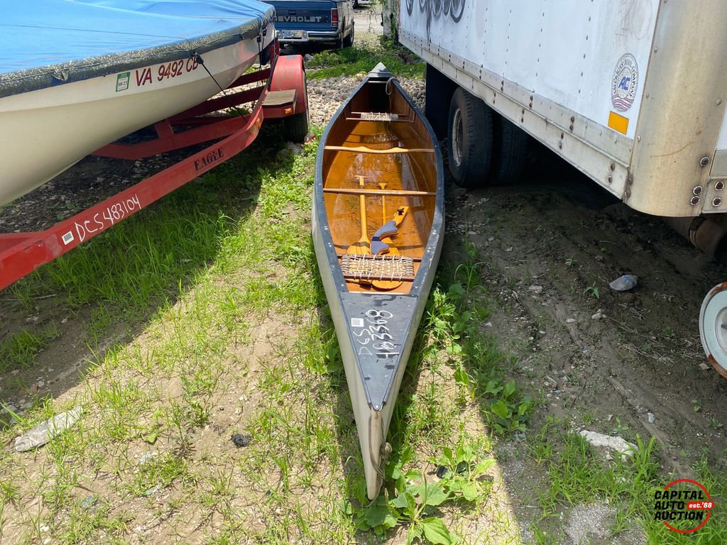 1986 LL Bean Kevlar canoe 4
