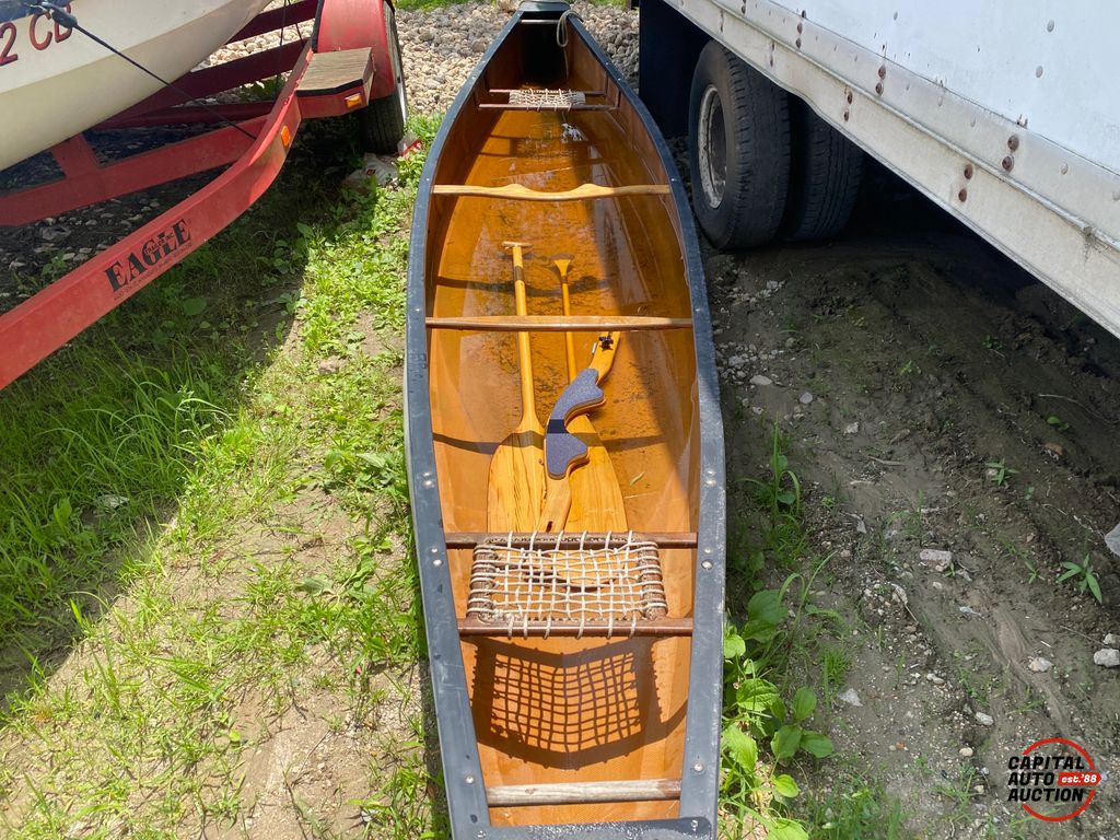 1986 LL Bean Kevlar canoe 8