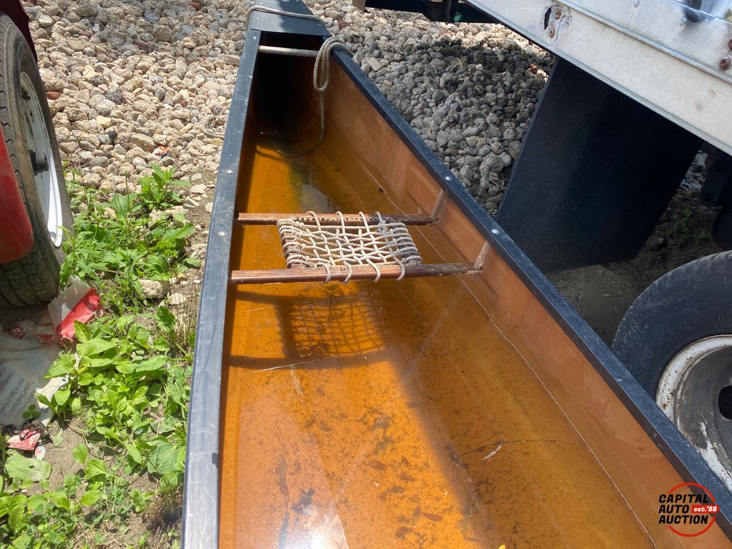1986 LL Bean Kevlar canoe 7