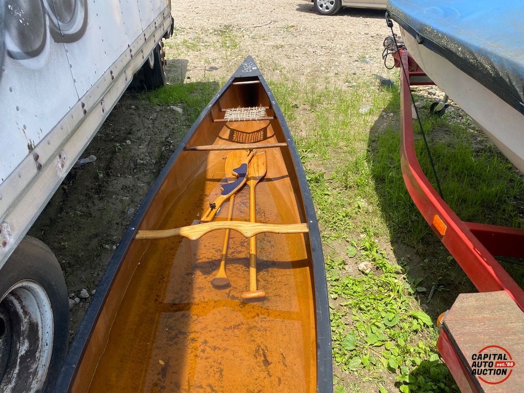 1986 LL Bean Kevlar canoe 10