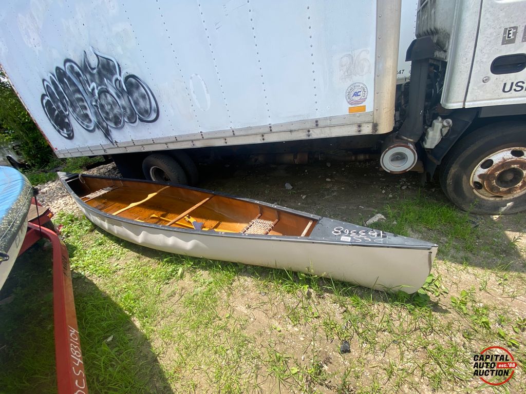 1986 LL Bean Kevlar canoe 15