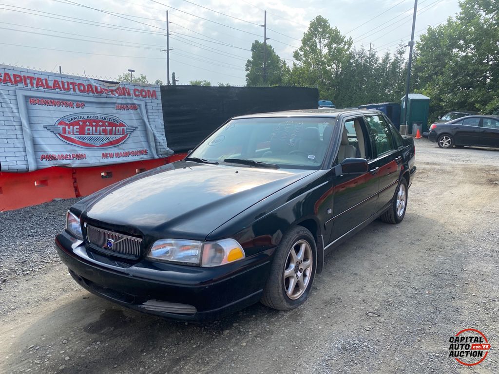1999 VOLVO S70 1