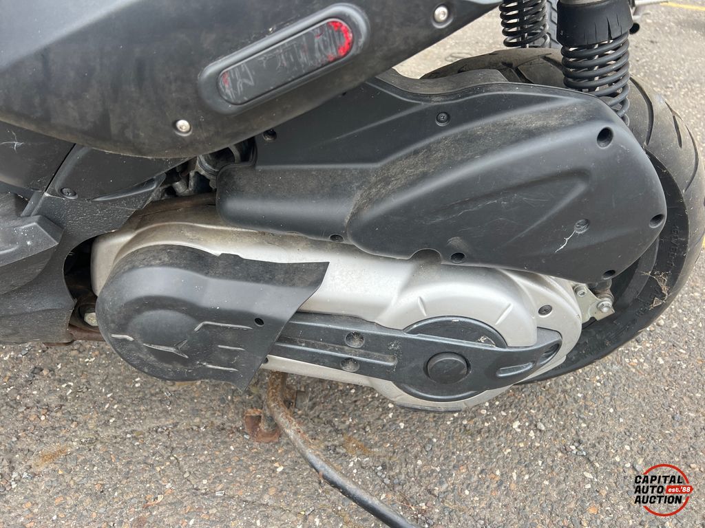 2009 Piaggio MP3 Three Wheeler 9