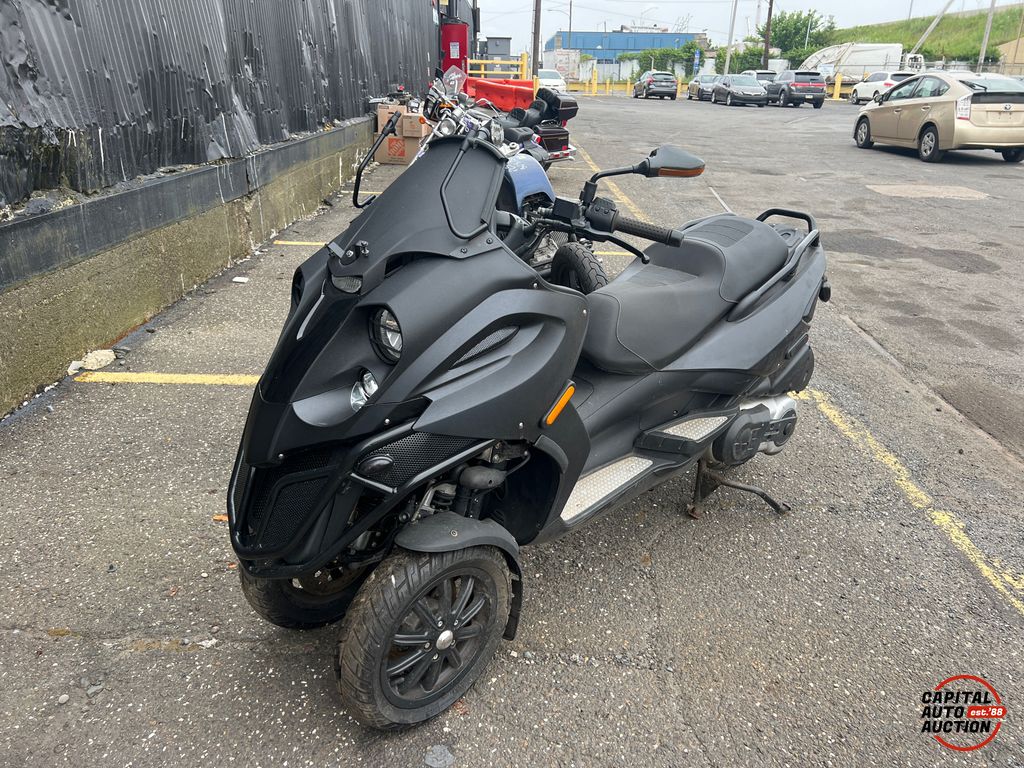 2009 Piaggio MP3 Three Wheeler 1