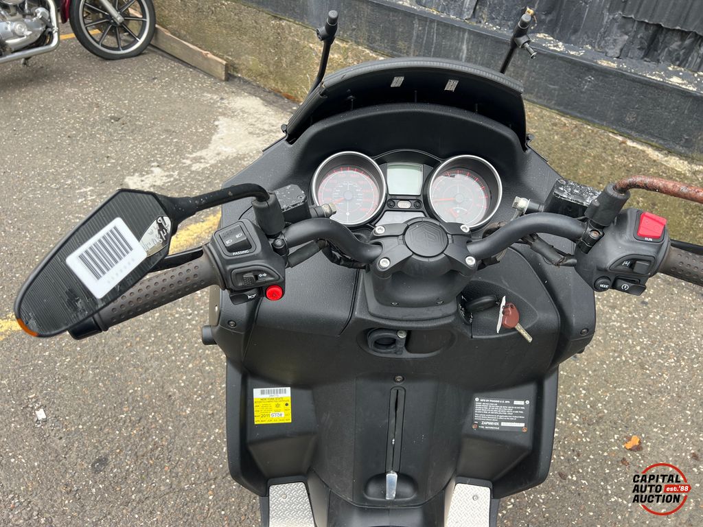 2009 Piaggio MP3 Three Wheeler 10