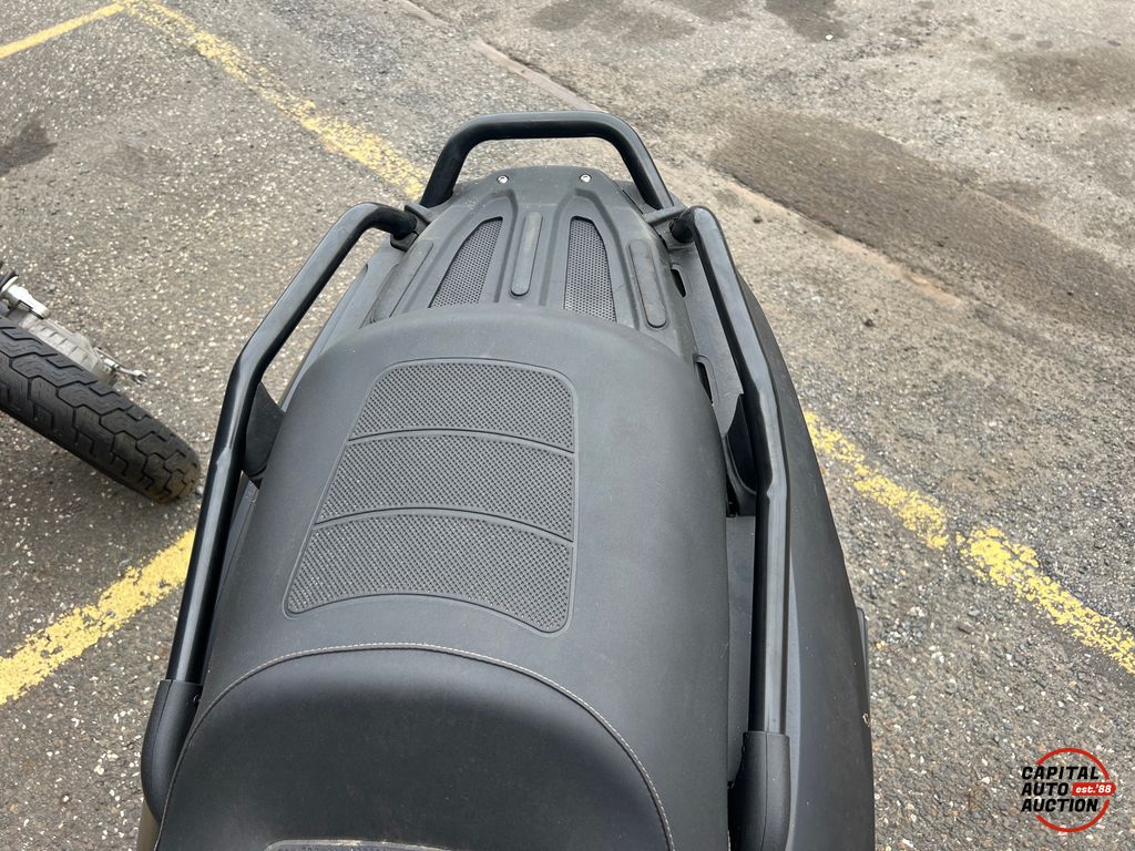 2009 Piaggio MP3 Three Wheeler 8