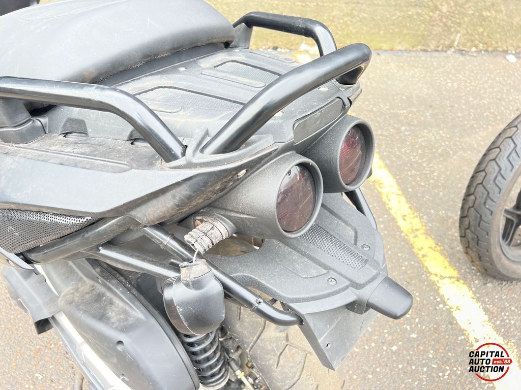 2009 Piaggio MP3 Three Wheeler 11