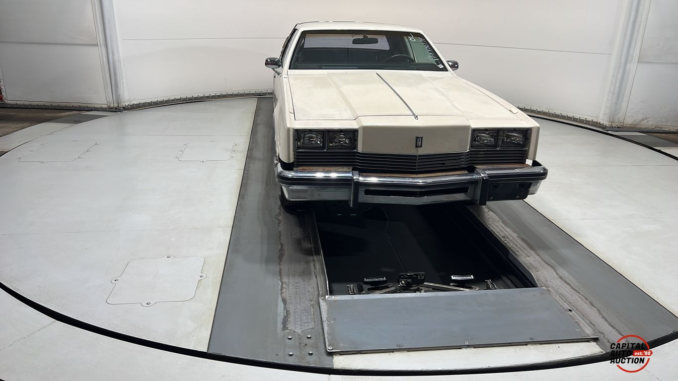 1983 OLDSMOBILE Toronado 5