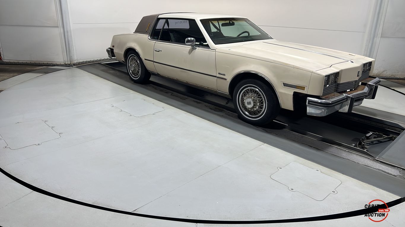 1983 OLDSMOBILE Toronado 0