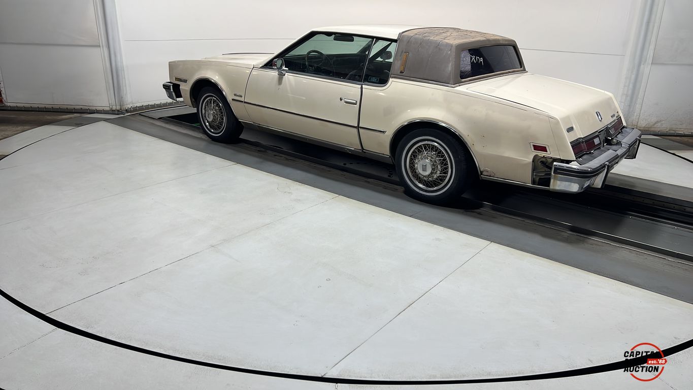 1983 OLDSMOBILE Toronado 2