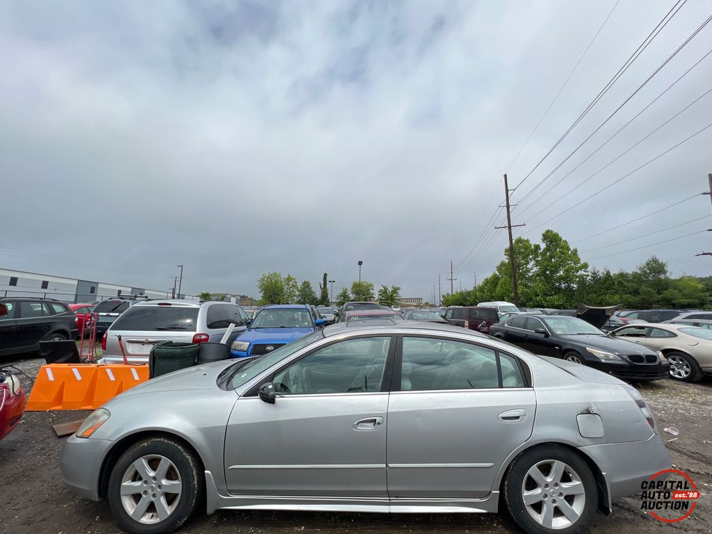 2003 NISSAN ALTIMA 17