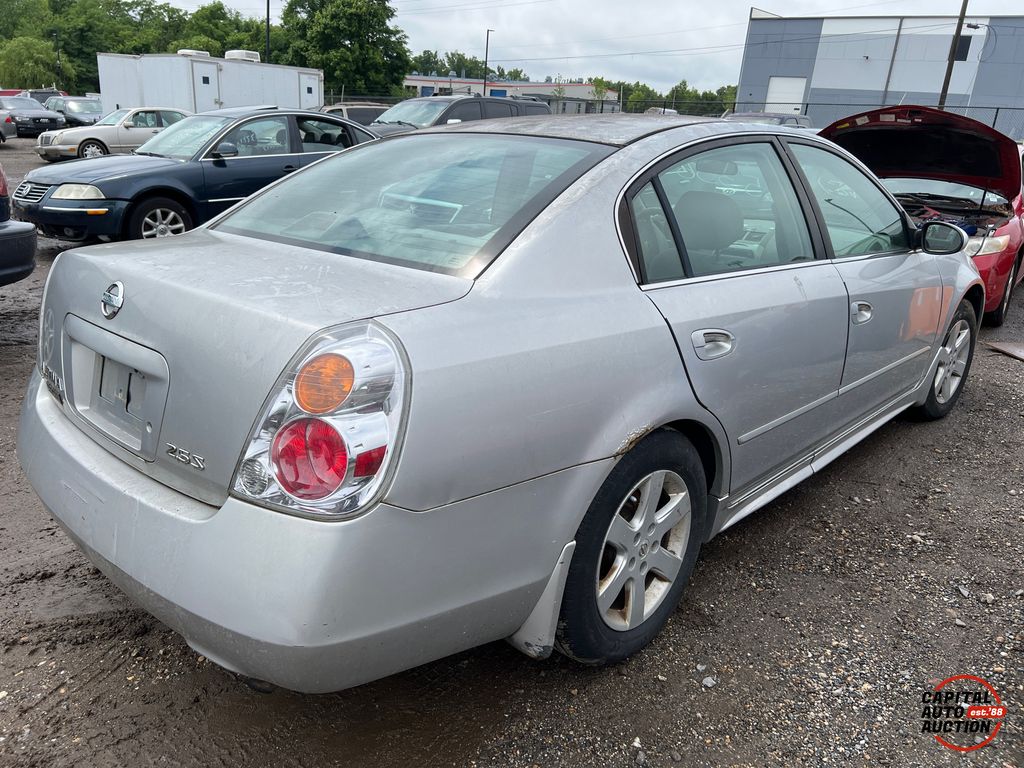 2003 NISSAN ALTIMA 3