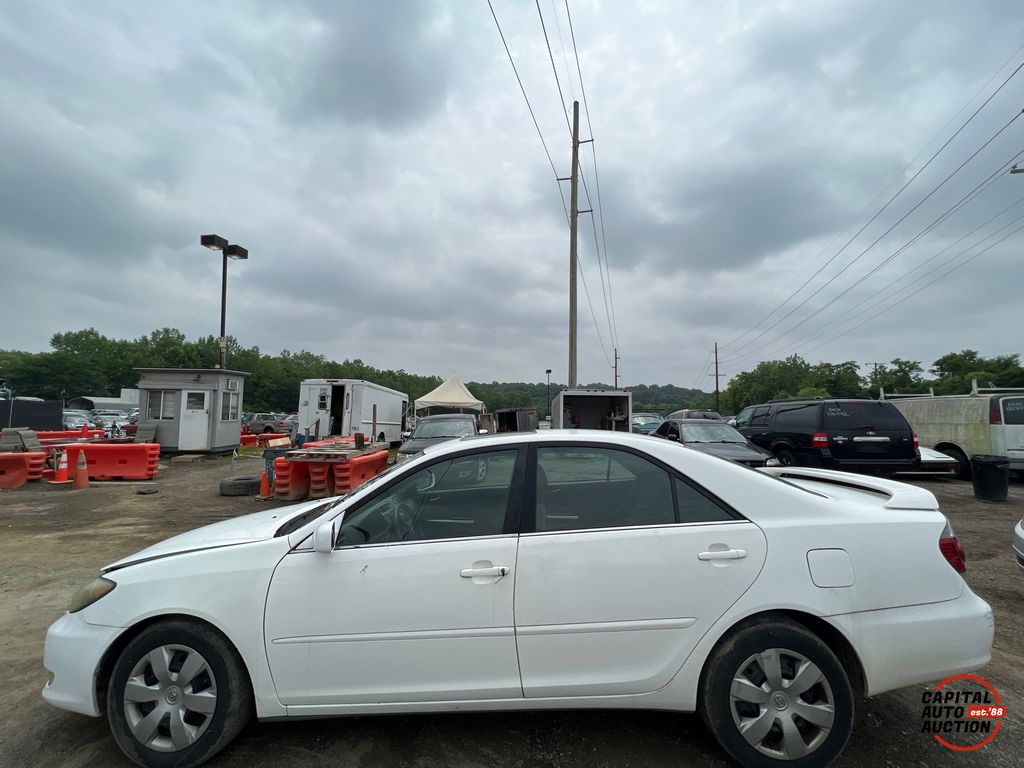 2006 TOYOTA CAMRY 16