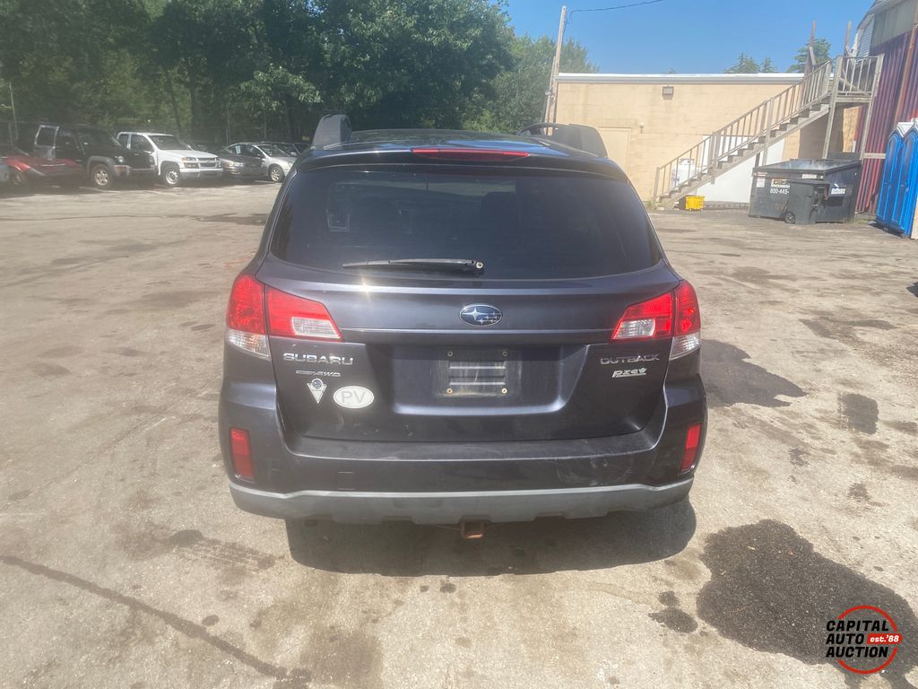 2011 SUBARU OUTBACK 6