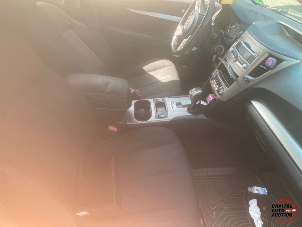 2011 SUBARU OUTBACK 7