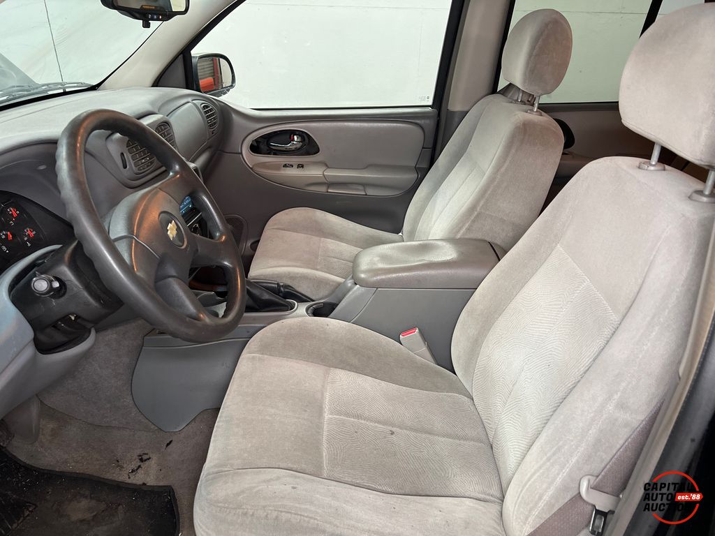 2005 CHEVROLET TRAILBLAZER LS 7
