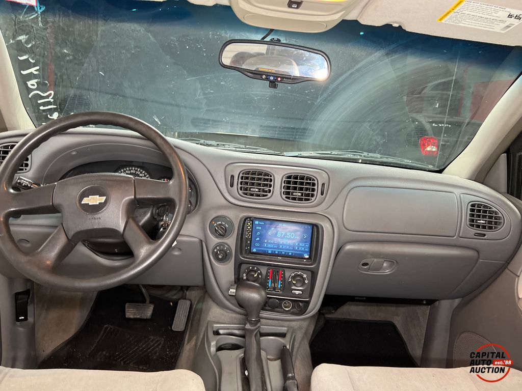 2005 CHEVROLET TRAILBLAZER LS 10