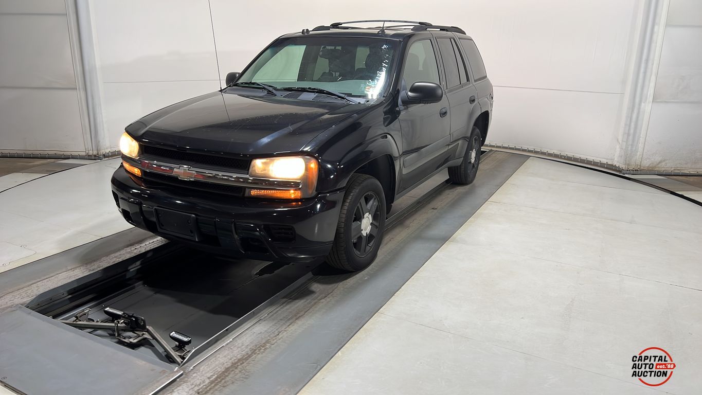 2005 CHEVROLET TRAILBLAZER LS 1