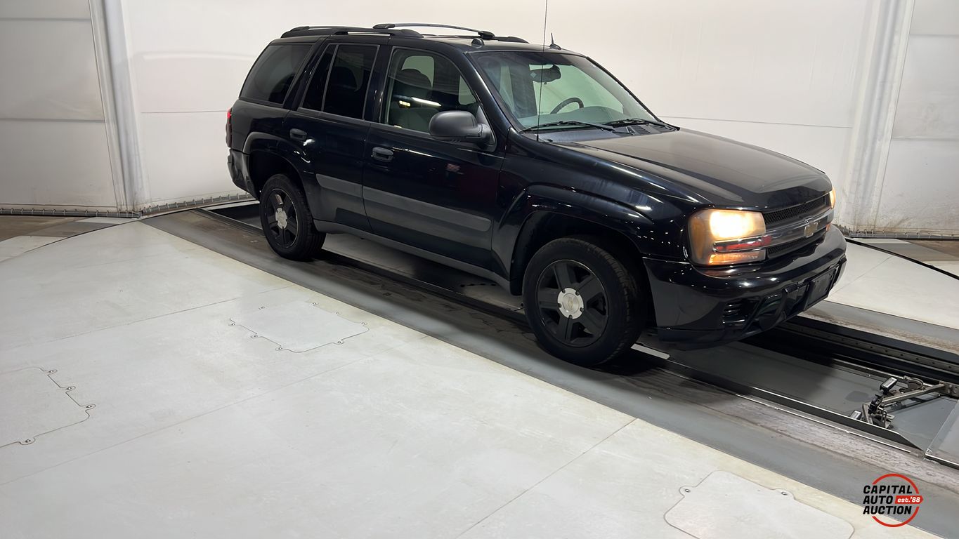 2005 CHEVROLET TRAILBLAZER LS 0