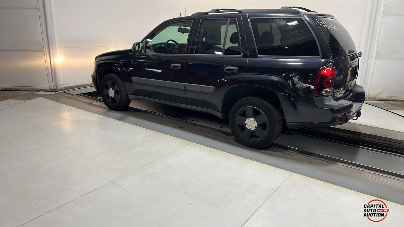 2005 CHEVROLET TRAILBLAZER LS 2