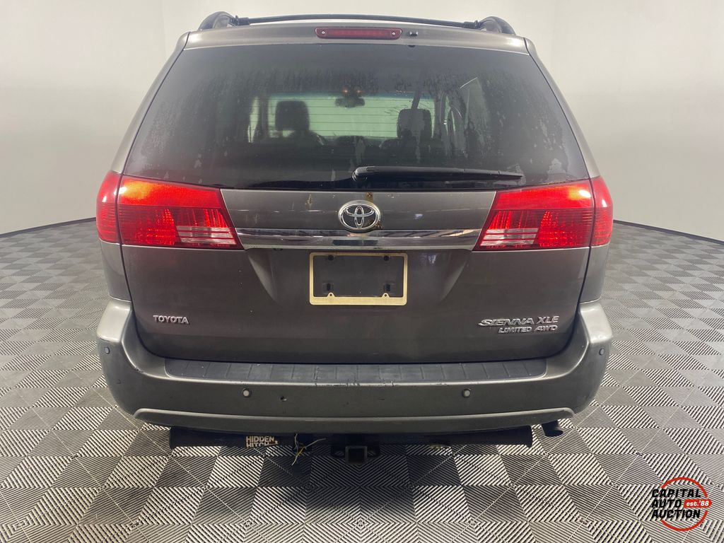 2004 TOYOTA SIENNA 6